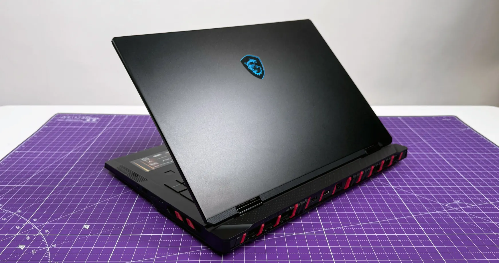 MSI Raider 18 HX AI laptop